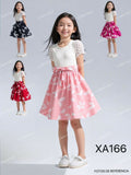Vestido de niña con estampado floral y mangas de encaje